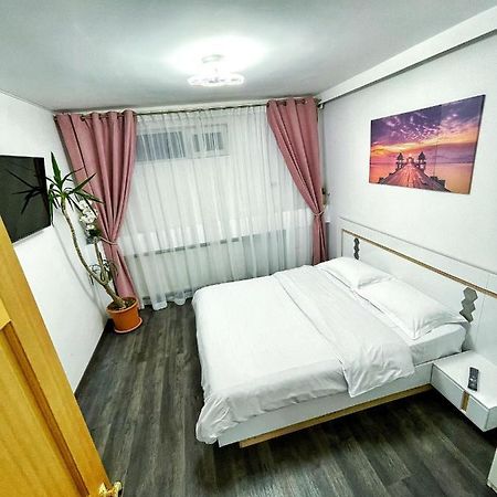 3 Rooms Cinema Garden Parking House Bucureşti Exterior foto