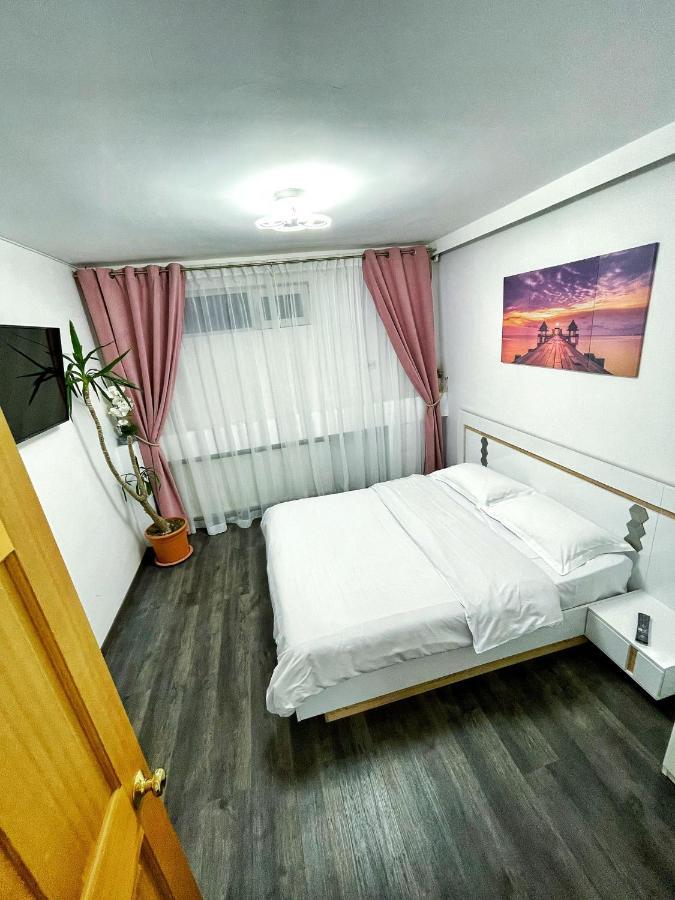 3 Rooms Cinema Garden Parking House Bucureşti Exterior foto