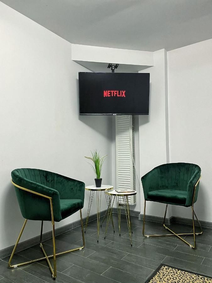 3 Rooms Cinema Garden Parking House Bucureşti Exterior foto