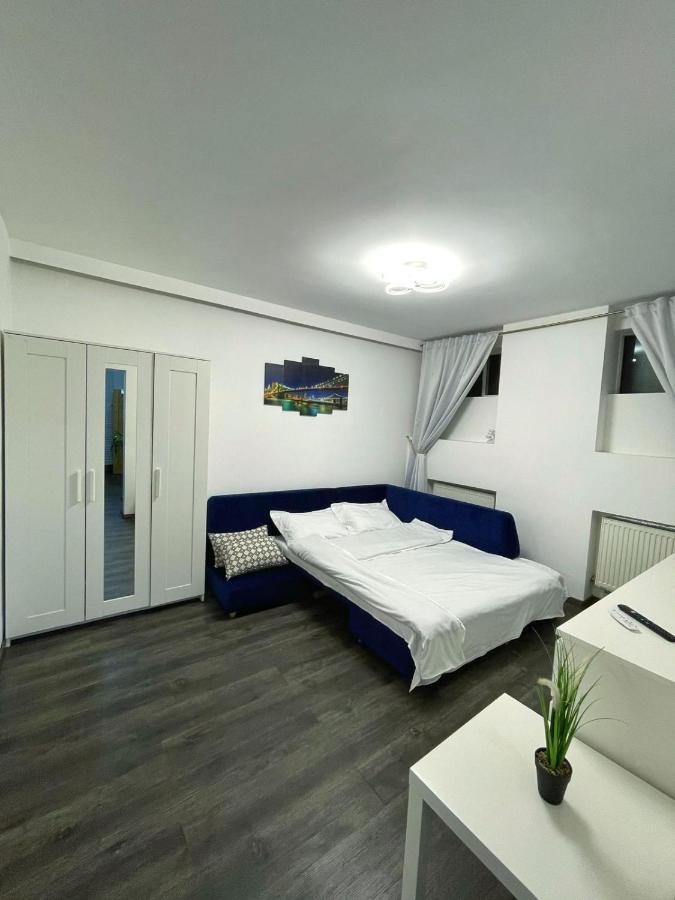 3 Rooms Cinema Garden Parking House Bucureşti Exterior foto