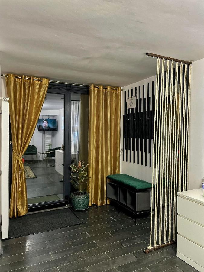 3 Rooms Cinema Garden Parking House Bucureşti Exterior foto